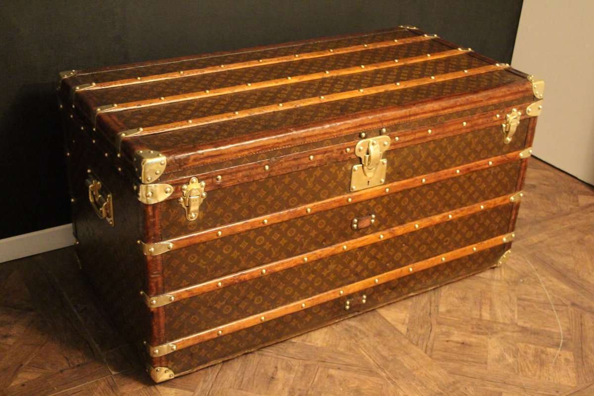 Louis Vuitton courier trunk 110 cm from the 1920s - Les Puces de Paris  Saint-Ouen