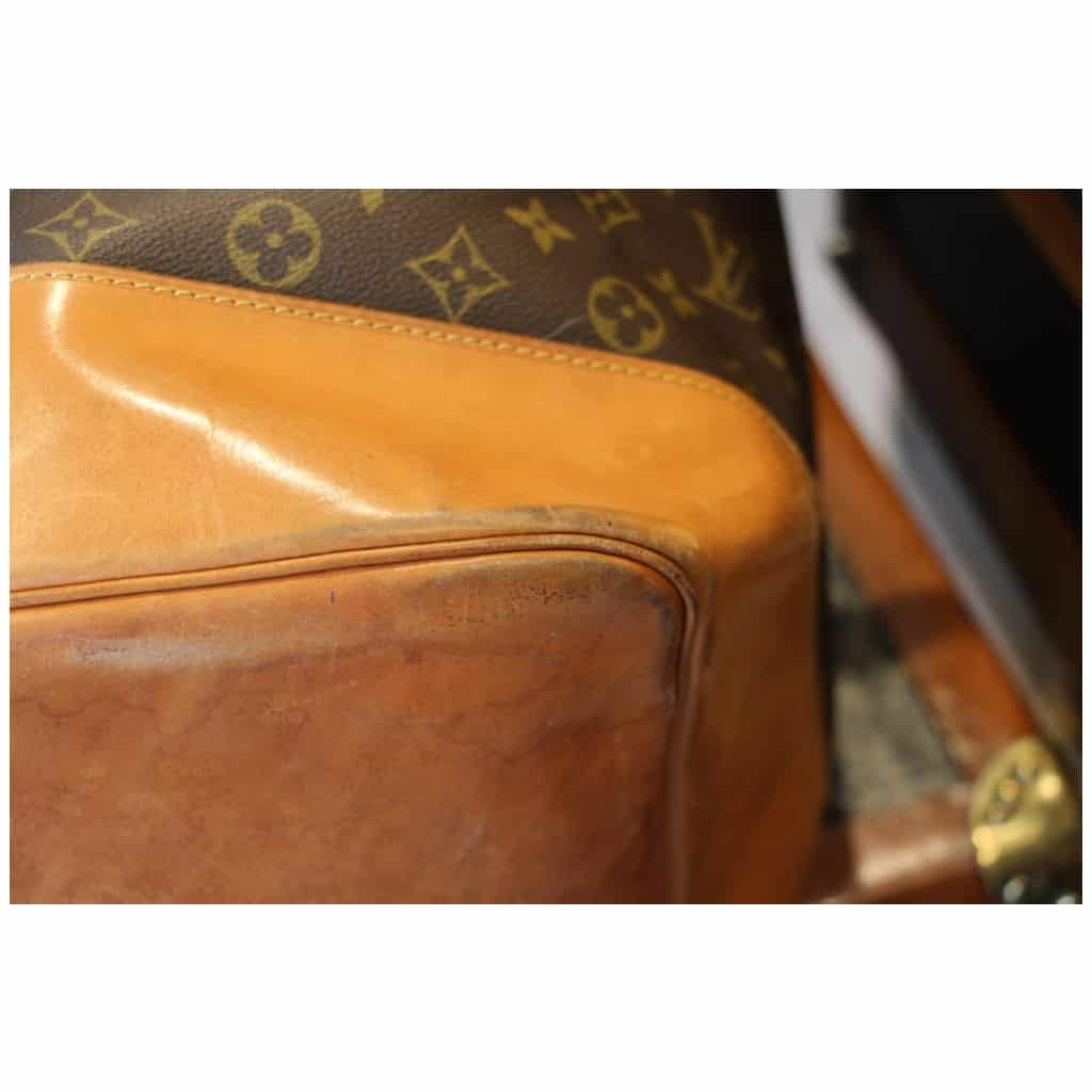 Large Louis Vuitton travel duffel bag 13