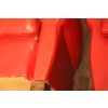 Paire d’anciens fauteuils club en cuir rouge, forme moustache 23
