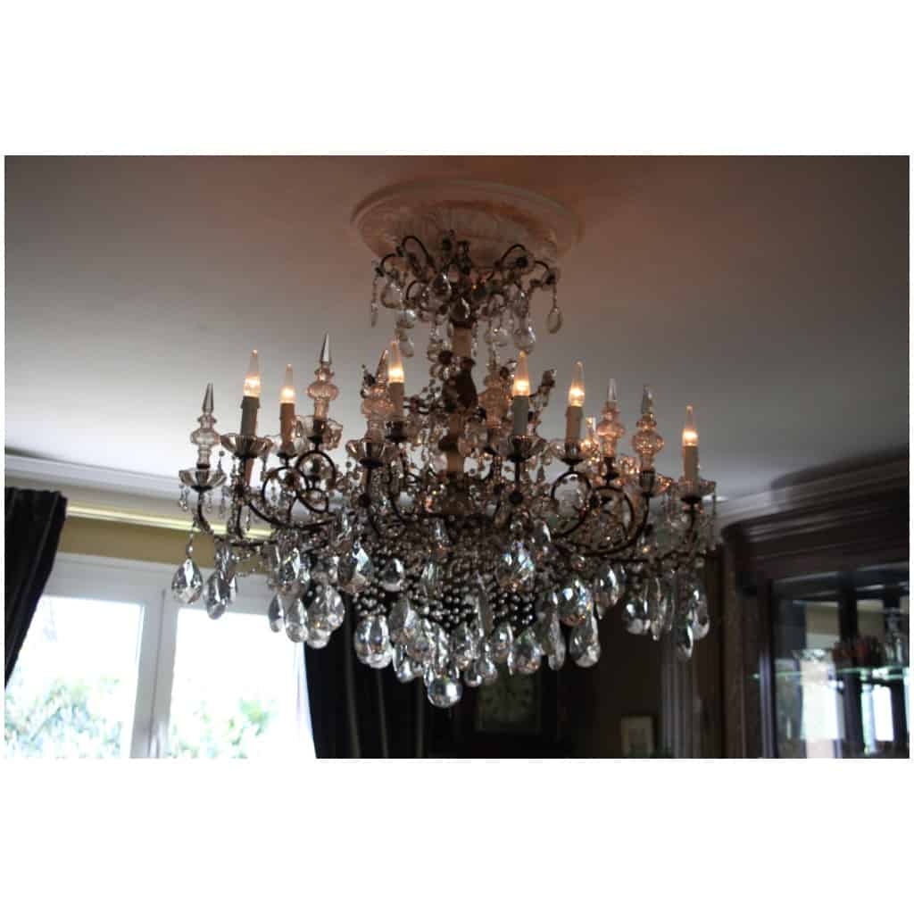 Italian chandelier with crystal pendants and carved wood from the 19th century 18