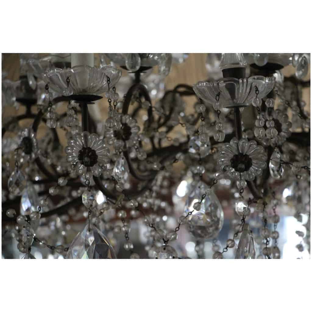 Italian chandelier with crystal pendants and carved wood from the 19th century 17