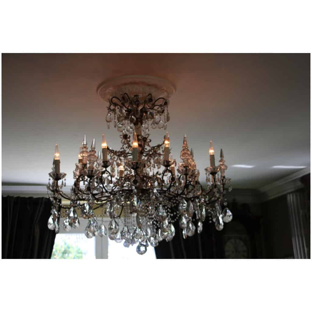 Italian chandelier with crystal pendants and carved wood from the 19th century 14