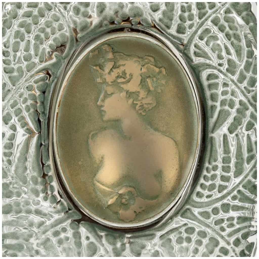 1912 René Lalique – Flacon Fougères Verre Patiné Vert 8