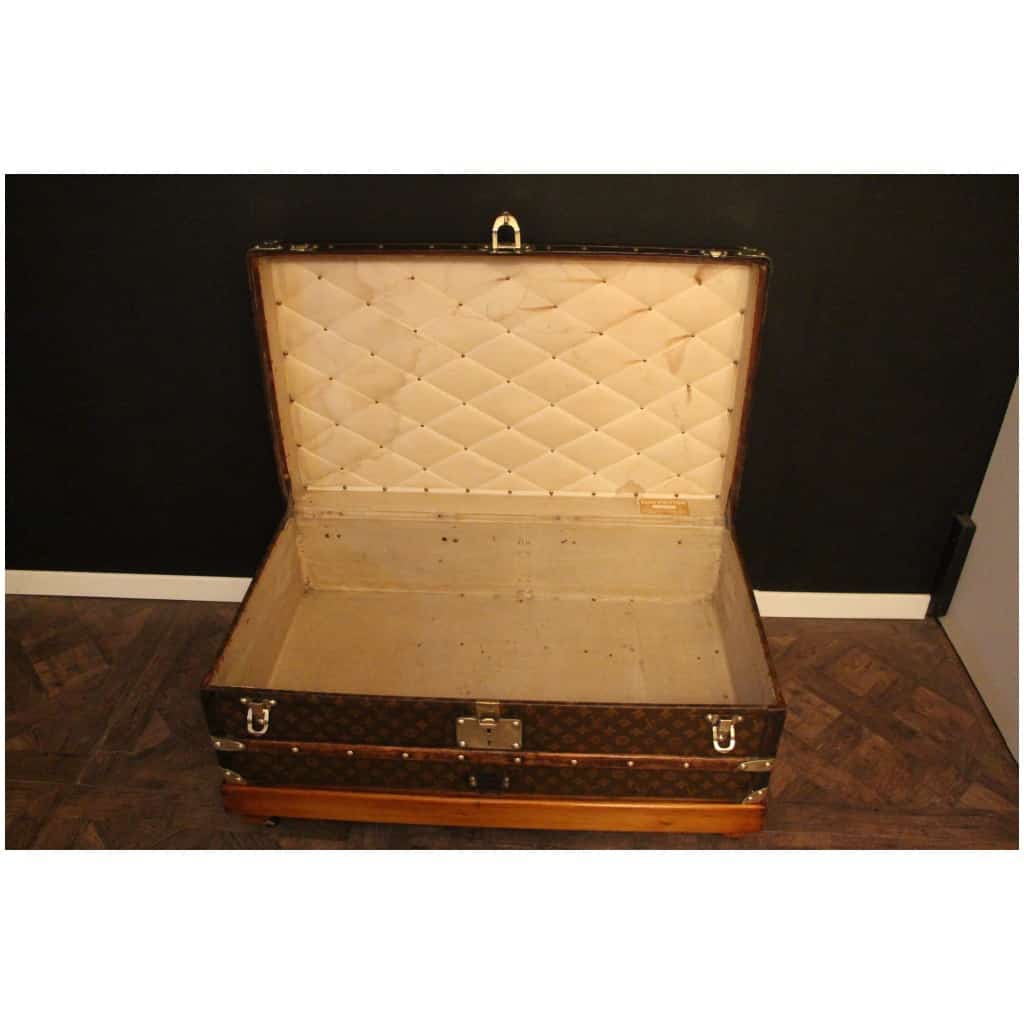 Malle Louis Vuitton cabine ancienne monogrammée 90 cm 4