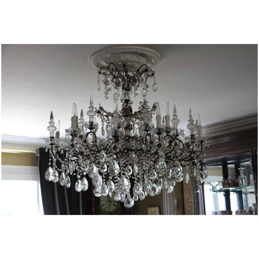 Italian chandelier with crystal pendants and carved wood from the 19th century 10