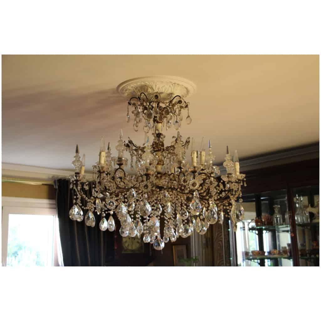 Italian chandelier with crystal pendants and carved wood from the 19th century 8
