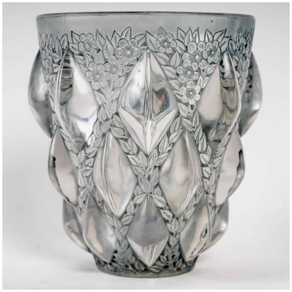 1927 René Lalique – Vase Rampillon Verre Blanc Patiné Bleu 3