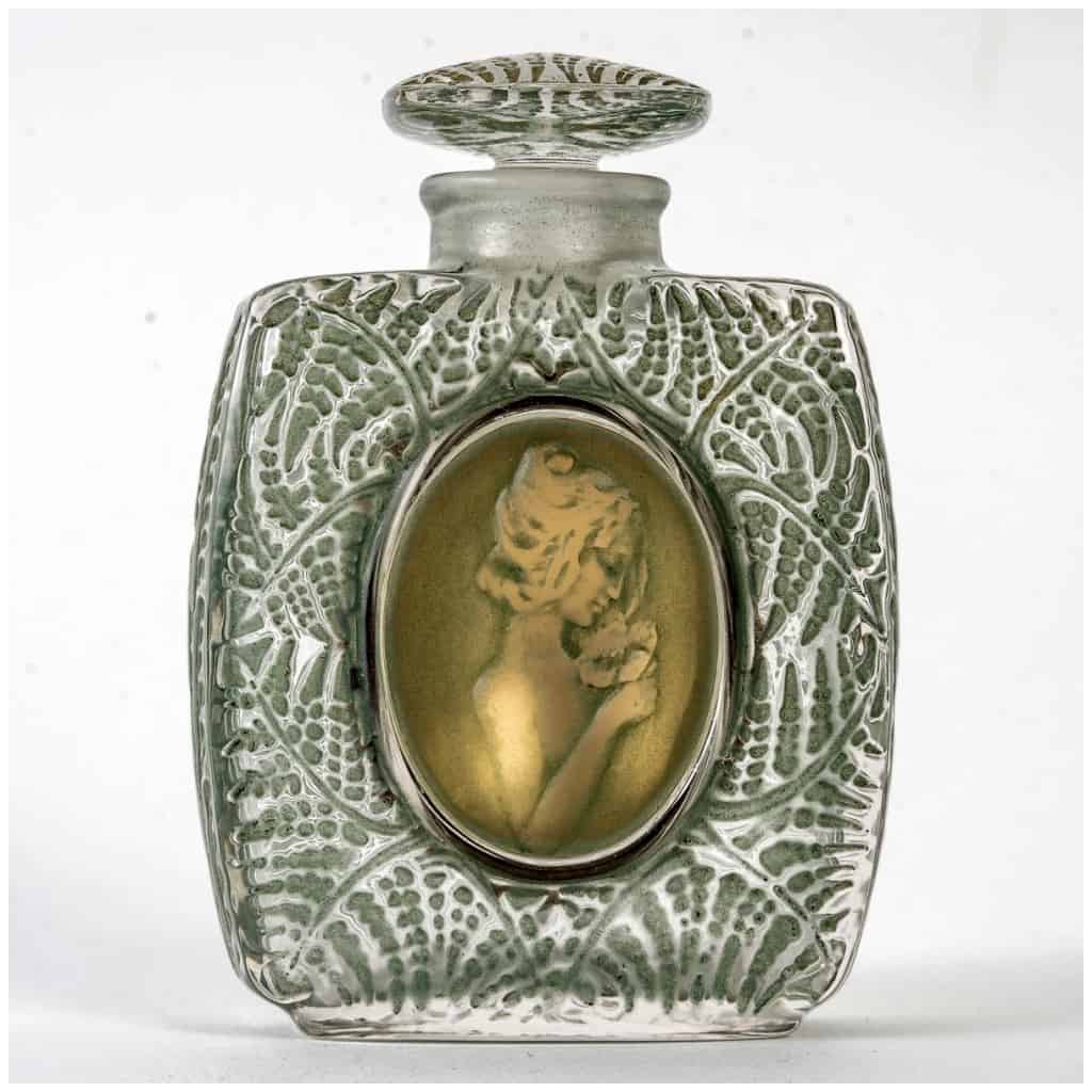 1912 René Lalique – Flacon Fougères Verre Patiné Vert 4