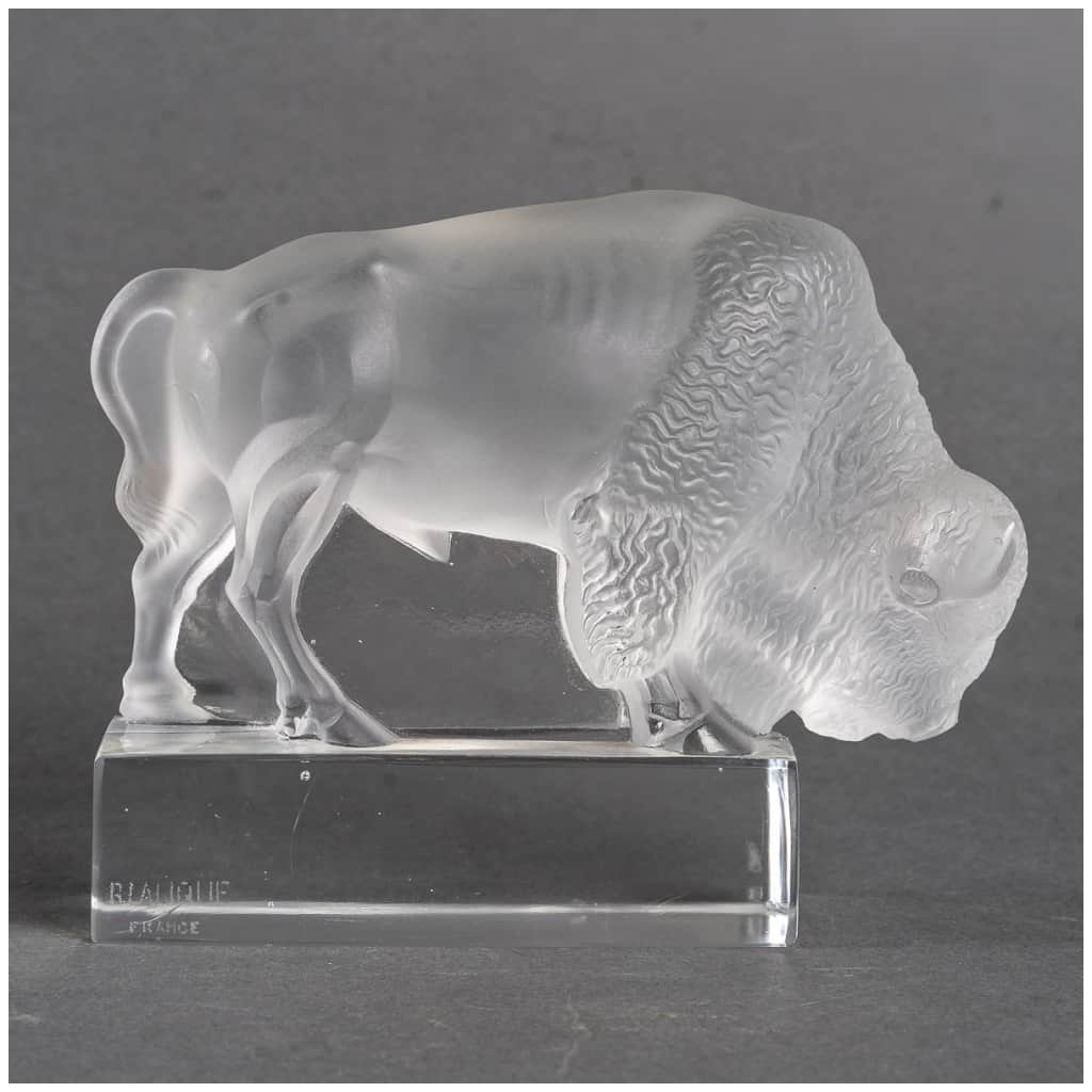 1931 René Lalique – Presse-papiers Bison Verre Blanc 3
