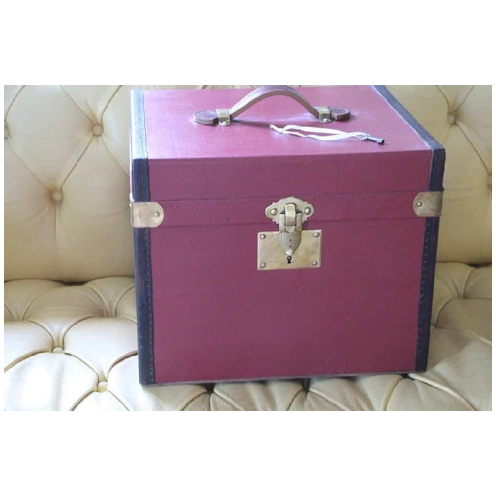 1930s French hat trunk in red canvas, cube shaped travel trunk 5