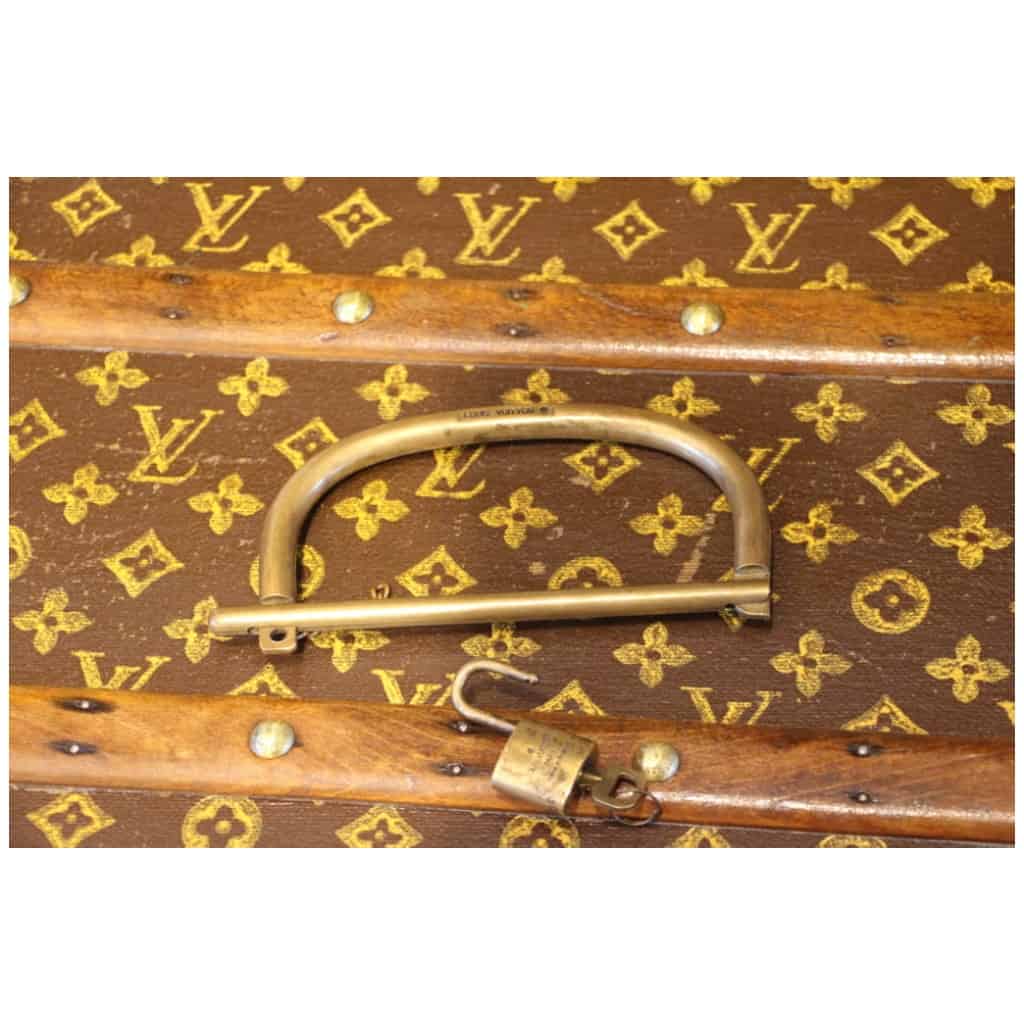 Large Louis Vuitton travel duffel bag 6