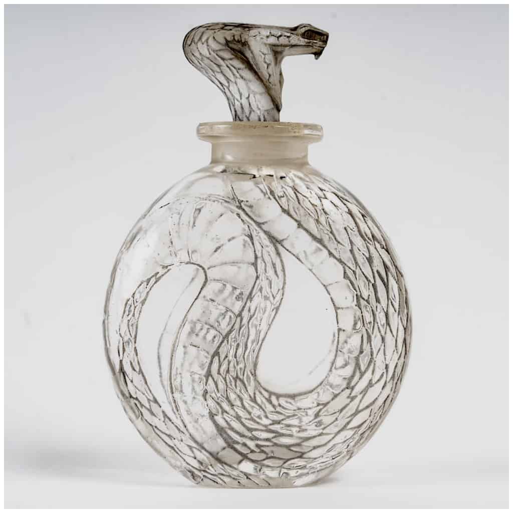 1920 René Lalique – Flacon Serpent Verre Blanc Patiné Gris 5