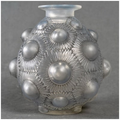 1927 René Lalique – Vase Tournesols Verre Opalescent Patiné Gris