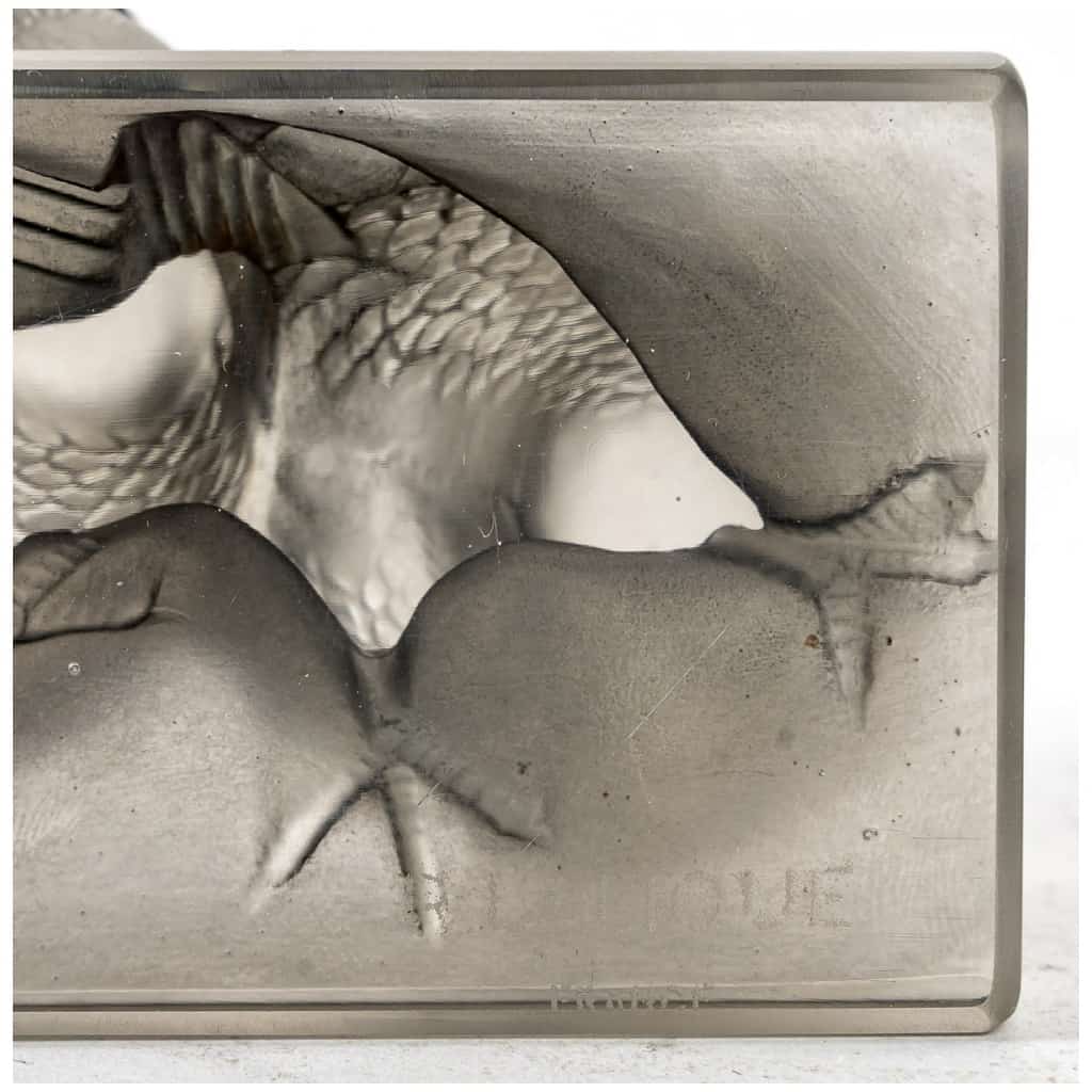 1933 René Lalique – Barre Groupe De Six Moineaux Verre Blanc Patiné Gris 8