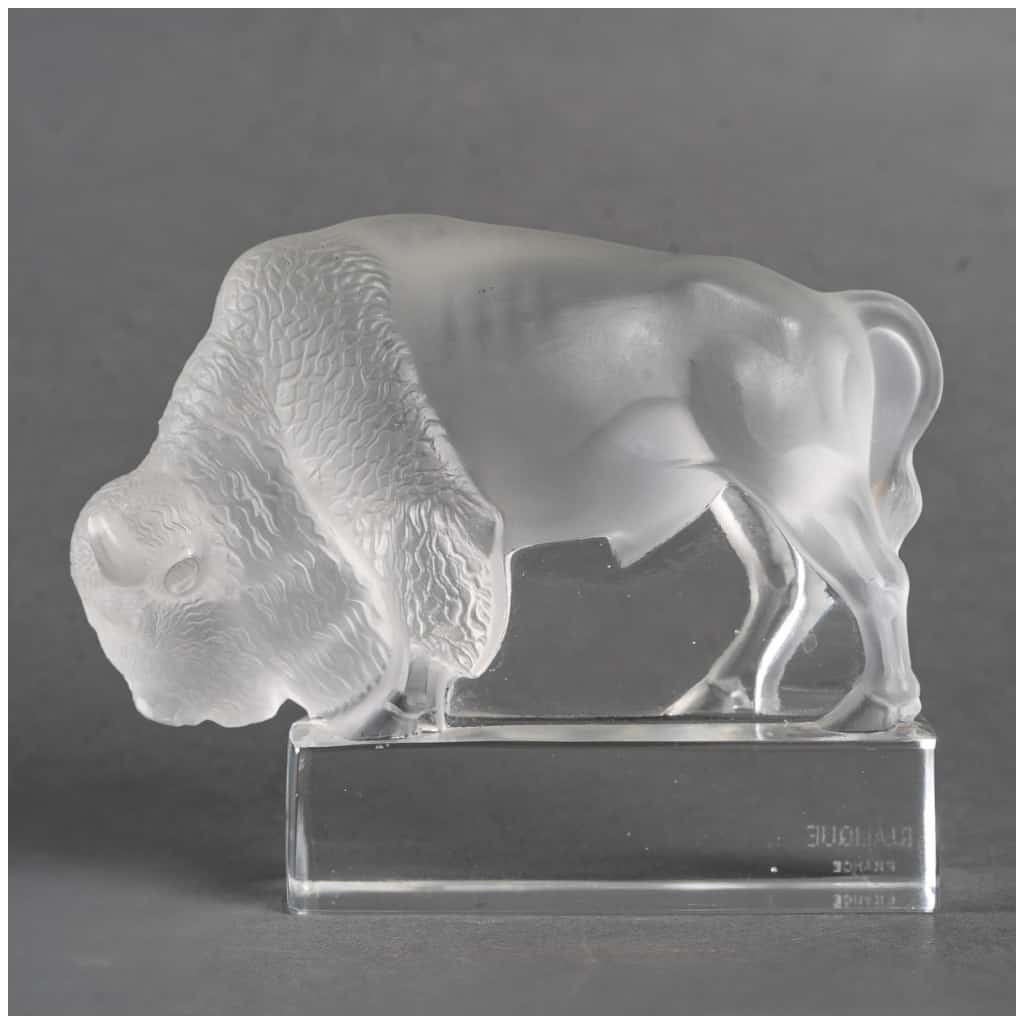 1931 René Lalique – Presse-papiers Bison Verre Blanc 4