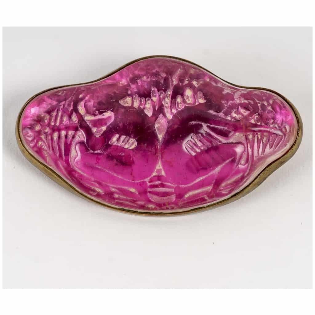 1913 René Lalique – Brooch Two Figures Back to Back Glass On Pink Tinsel 3