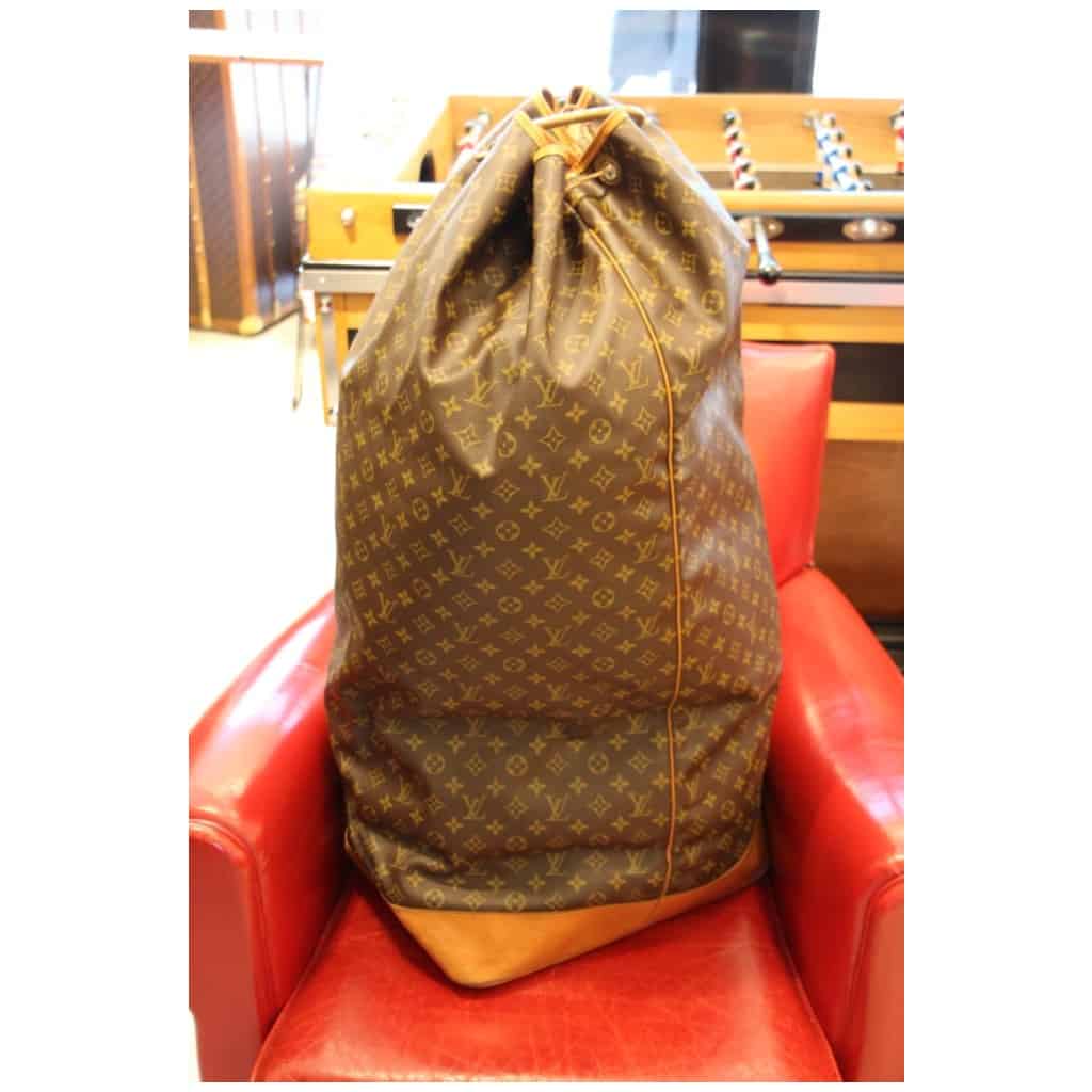 Large Louis Vuitton travel duffel bag 7