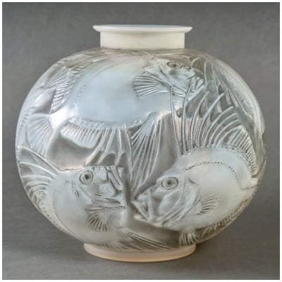 1921 René Lalique – Vase Poissons Verre Opalescent Patiné Gris