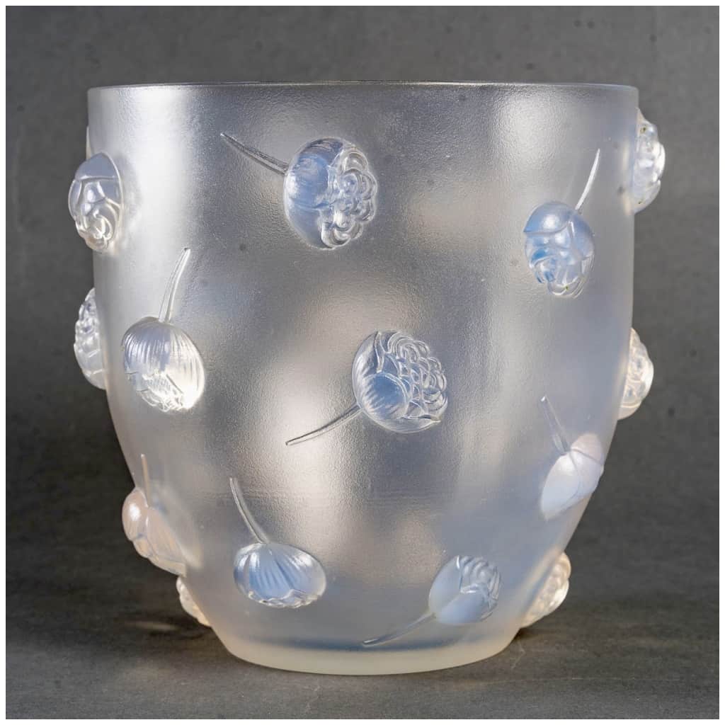 1937 René Lalique – Vase Pivoines Verre Opalescent 4