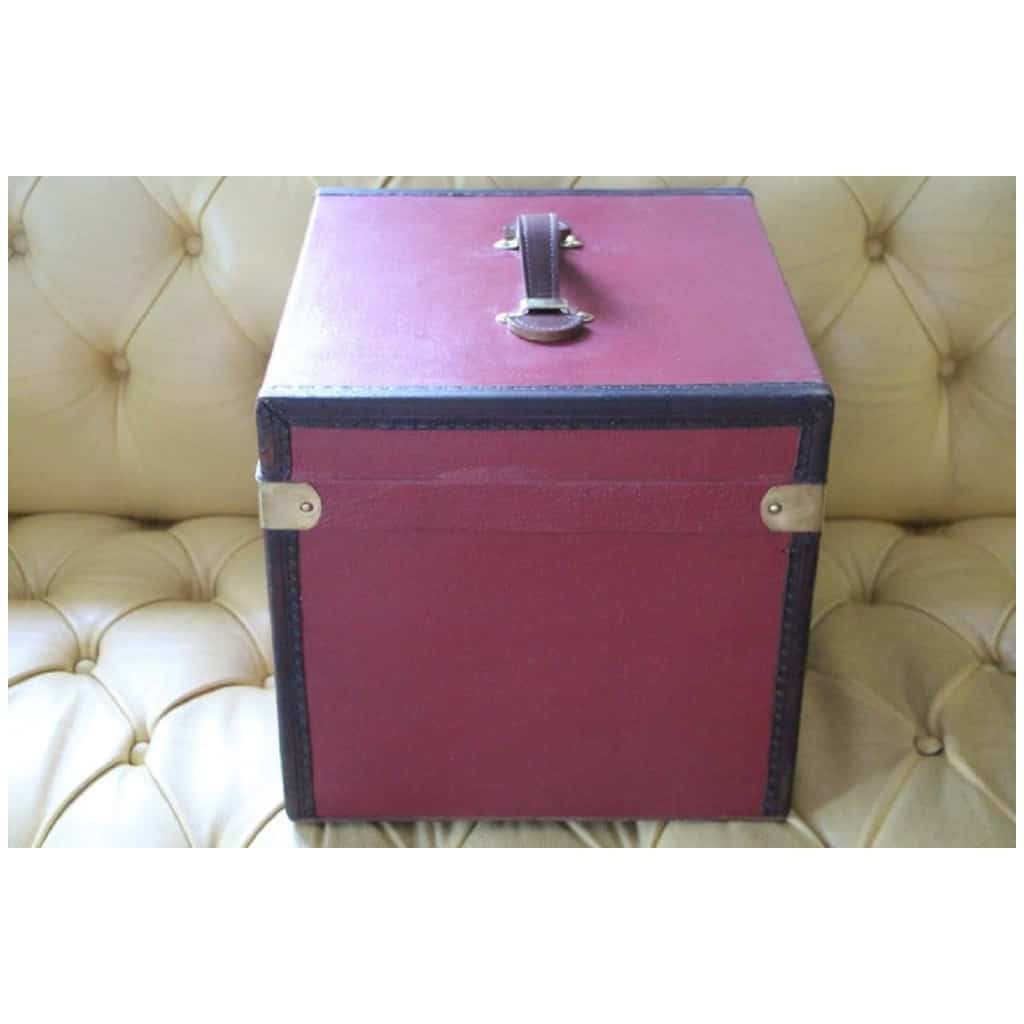 1930s French hat trunk in red canvas, cube shaped travel trunk 9