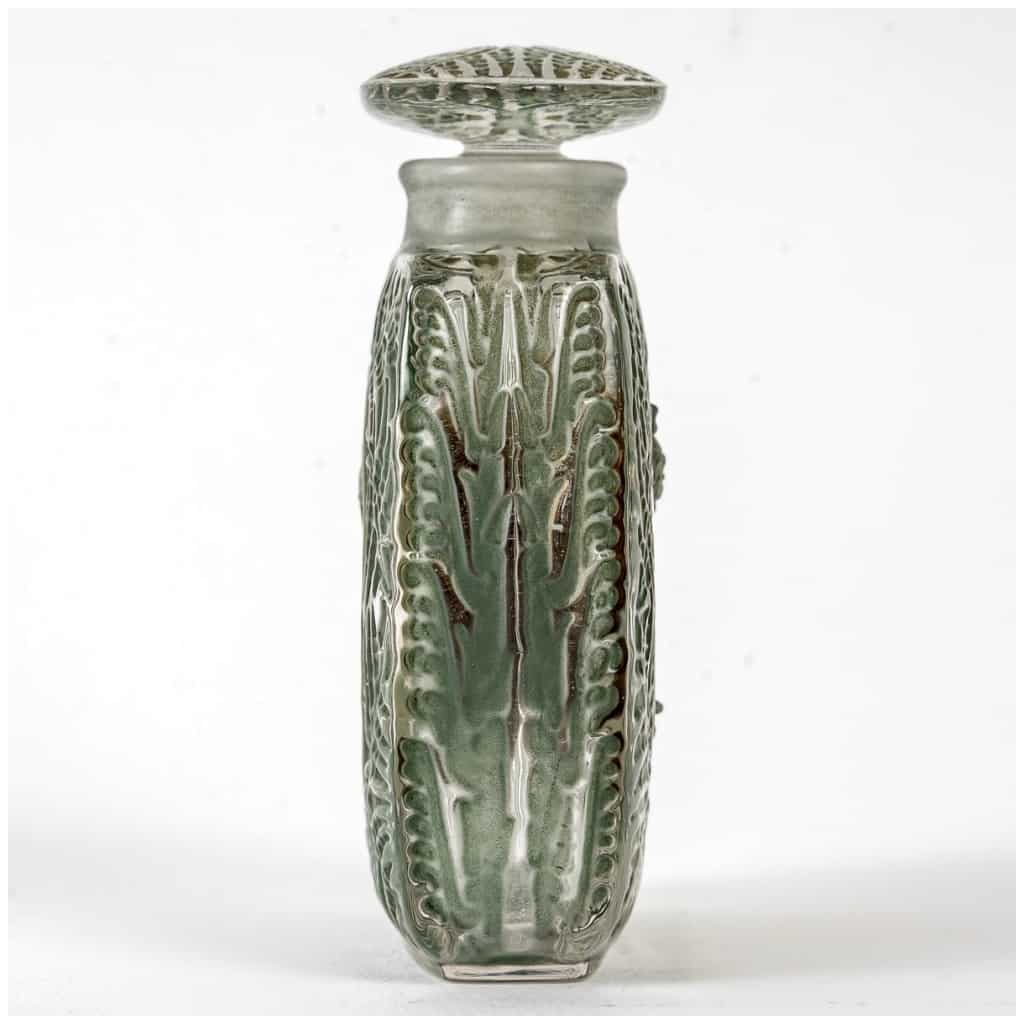 1912 René Lalique – Flacon Fougères Verre Patiné Vert 6