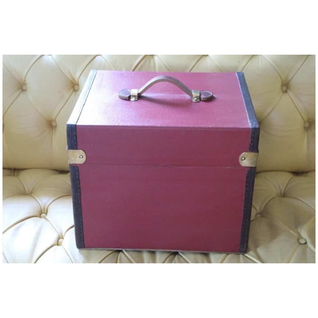 1930s French hat trunk in red canvas, cube shaped travel trunk 10