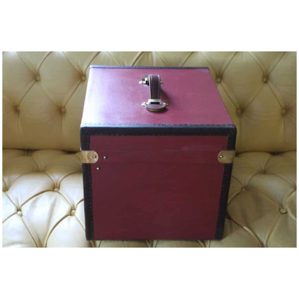 1930s French hat trunk in red canvas, cube shaped travel trunk 11