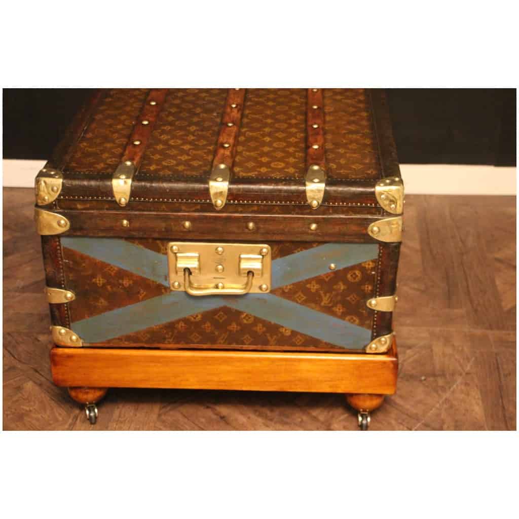 Malle Louis Vuitton cabine ancienne monogrammée 90 cm 11