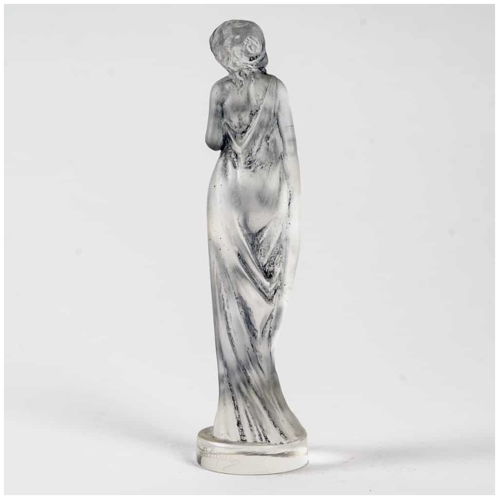1912 René Lalique – Statuette Moyenne Voilée Verre Blanc Patiné Bleu 6