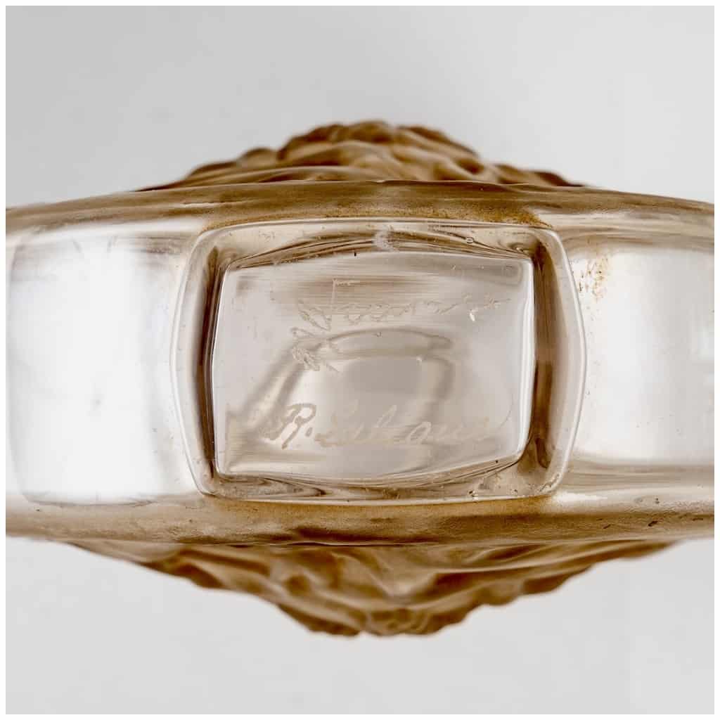 1912 René Lalique – Flacon Rosace Figurines Verre Blanc Patiné Sépia 8