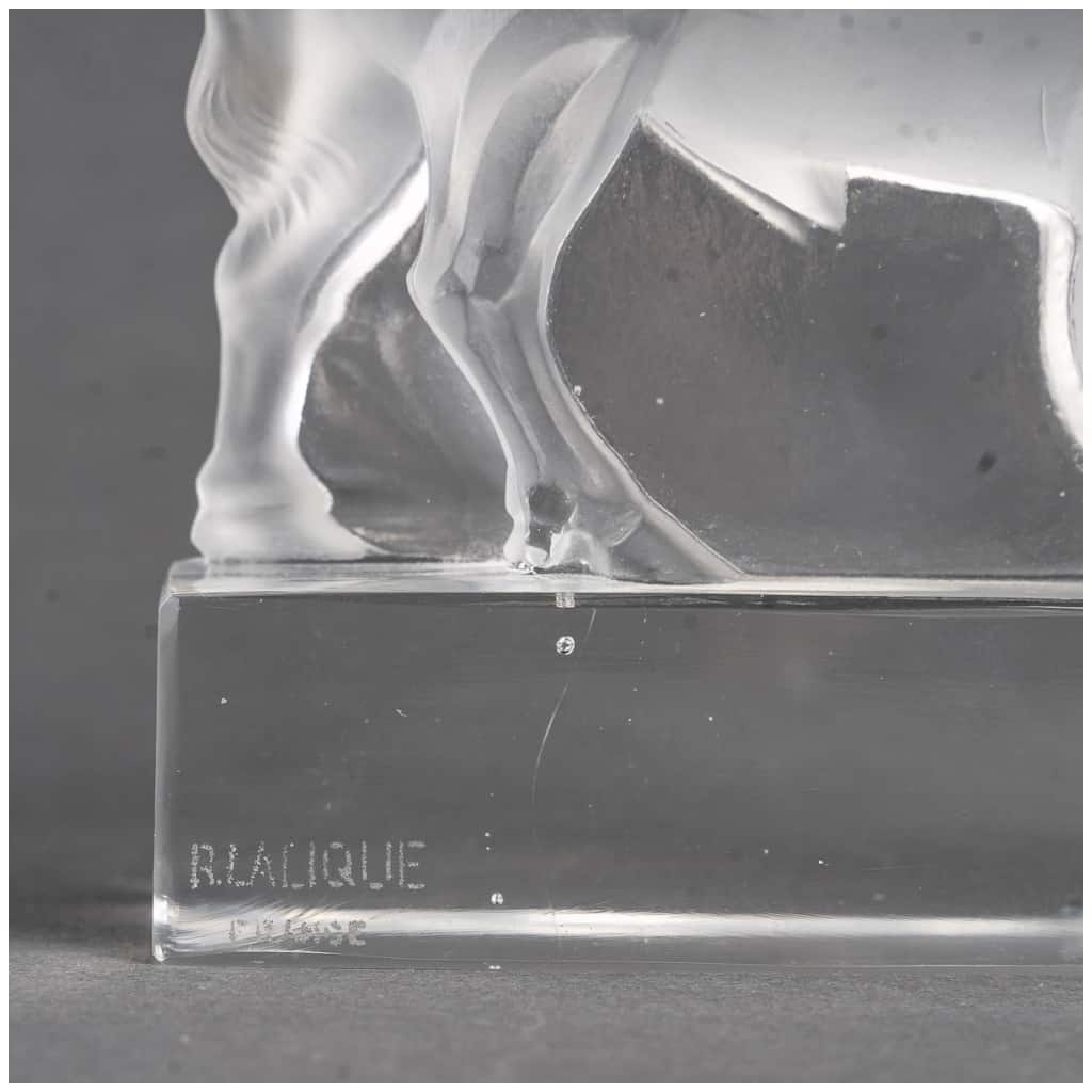 1931 René Lalique – Presse-papiers Bison Verre Blanc 8