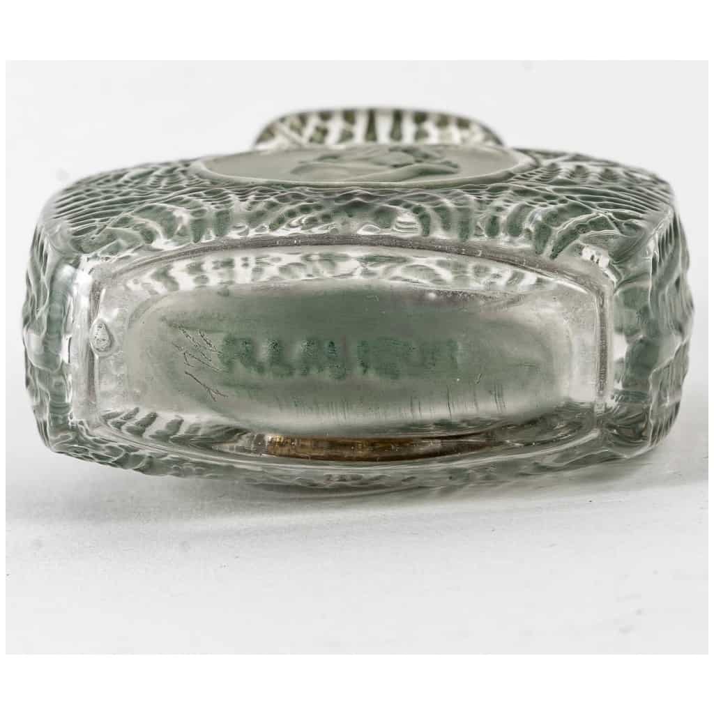 1912 René Lalique – Flacon Fougères Verre Patiné Vert 10