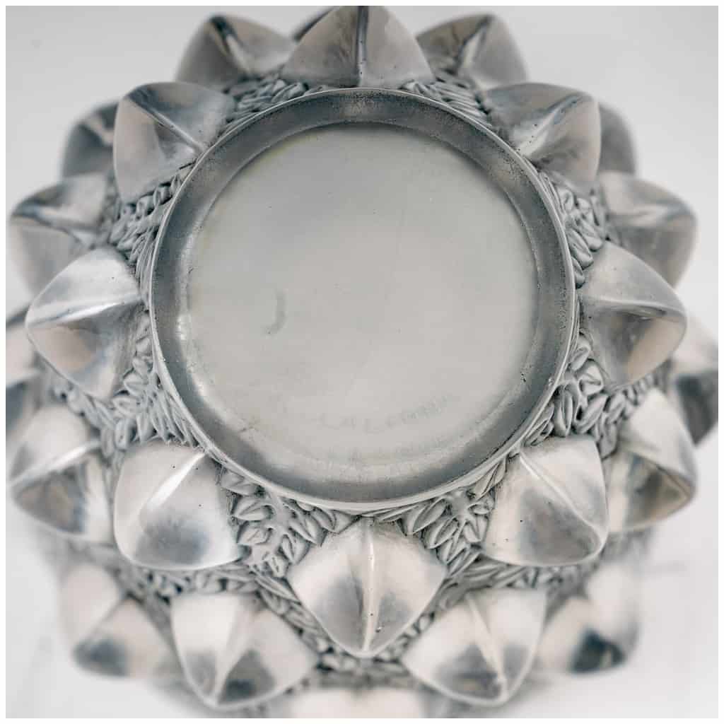 1927 René Lalique – Vase Rampillon Verre Blanc Patiné Bleu 7