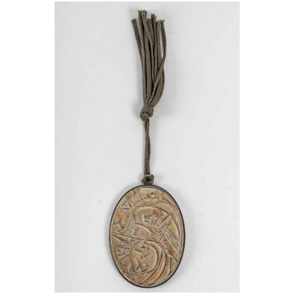 1919 René Lalique – Grasshopper Pendant Mirror White Glass With Sepia Patina On Silver Foil 4