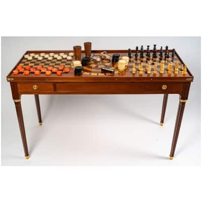 Louis period tric-trac games table XVI (1774 - 1793).