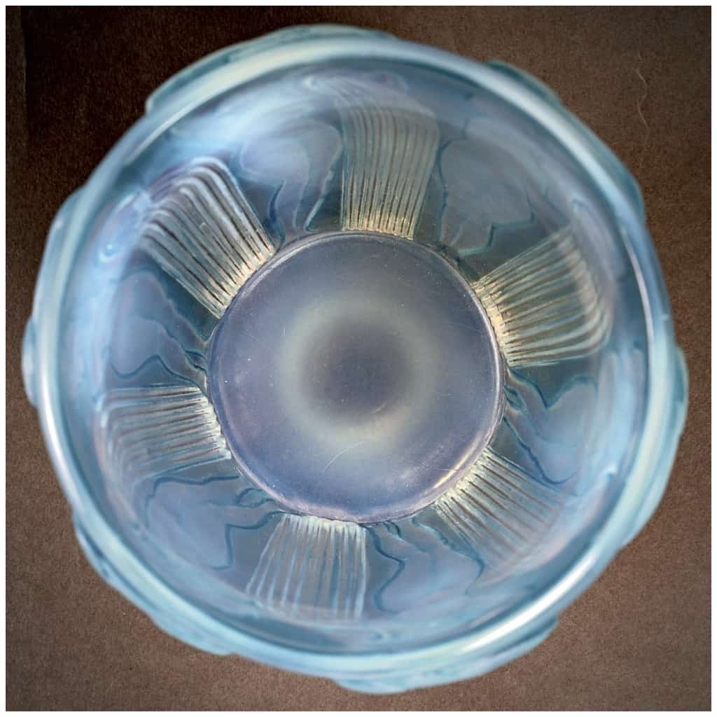 1926 René Lalique – Vase Danaïdes Verre Opalescent Patiné Bleu 7