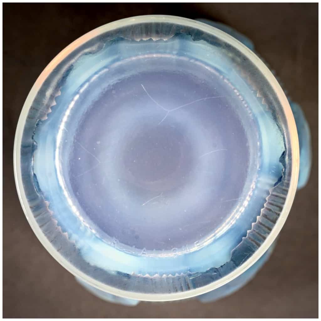 1926 René Lalique – Vase Danaïdes Verre Opalescent Patiné Bleu 8