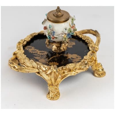 Encrier en Porcelaine polychrome et Vernis Parisien à monture en bronze doré époque Napoléon III