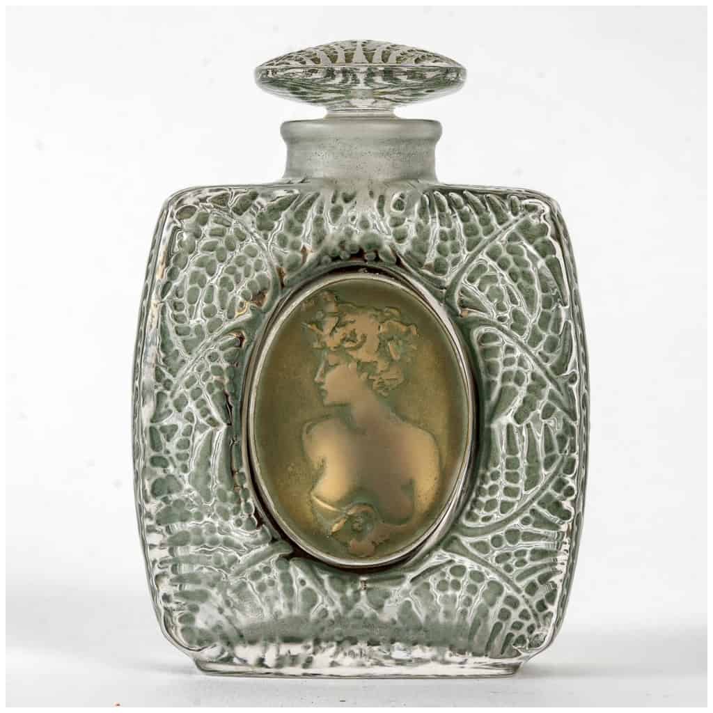 1912 René Lalique – Flacon Fougères Verre Patiné Vert 3