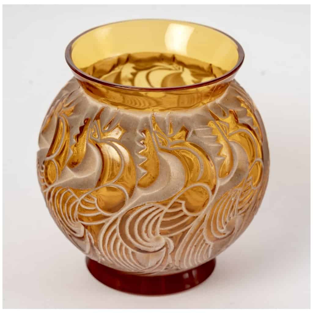 1931 René Lalique – Vase Le Mans Verre Jaune Ambre Patiné Beige 5