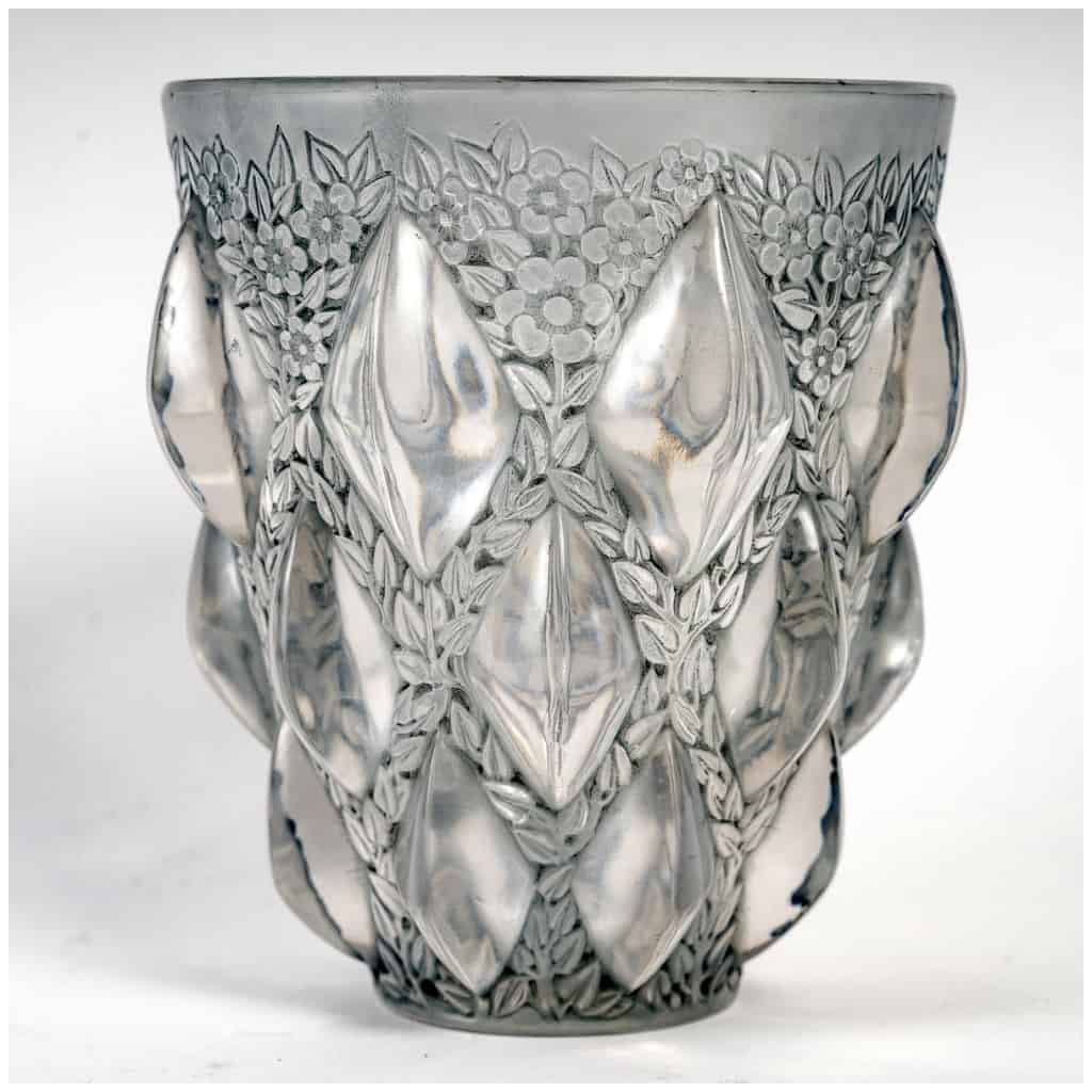 1927 René Lalique – Vase Rampillon Verre Blanc Patiné Bleu 4