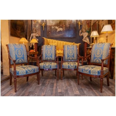Georges Jacob reçu Maître en 1765 : Quatre fauteuils en acajou époque Directoire vers 1795