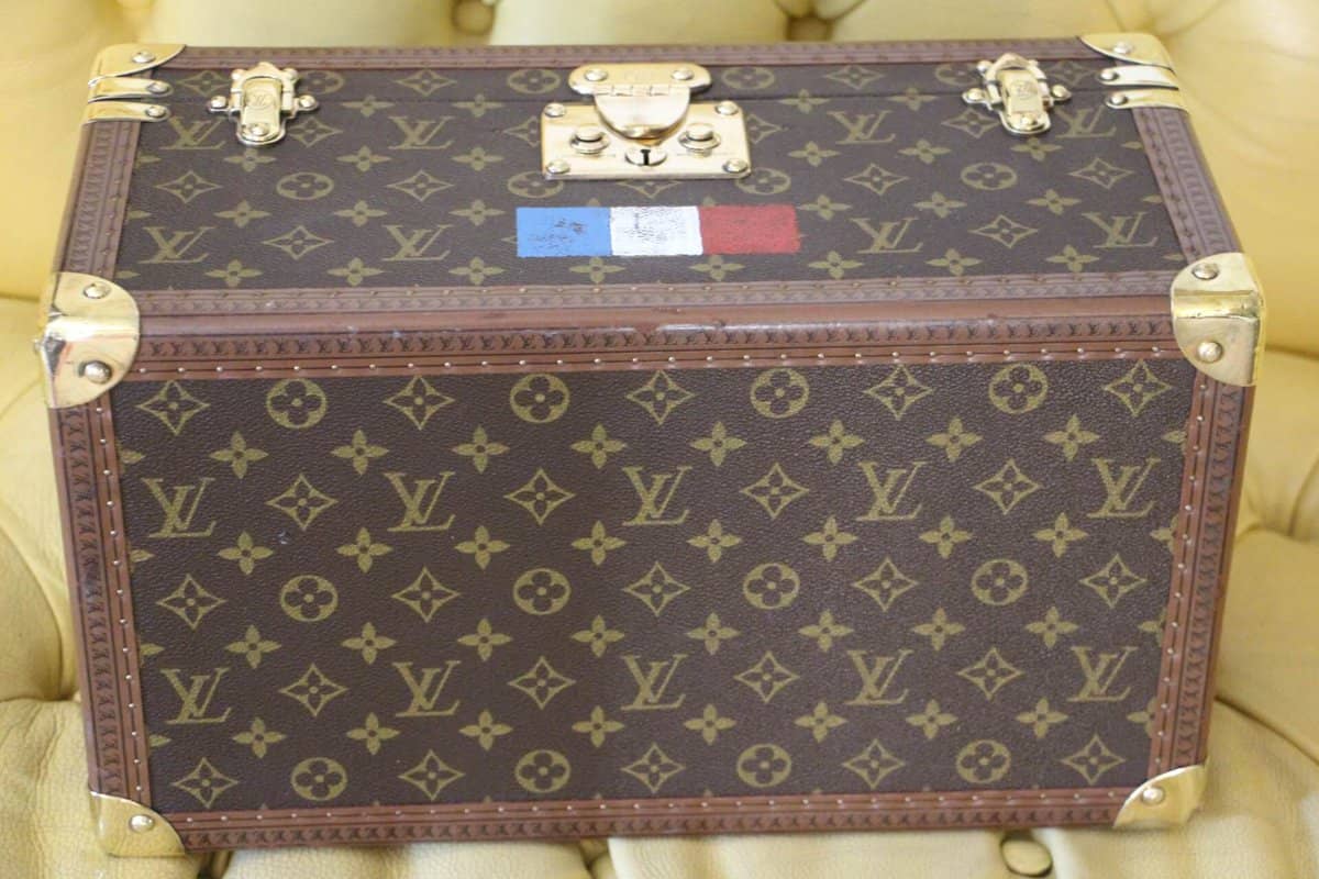 Vanity case Louis Vuitton with French flag - Les Puces de Paris