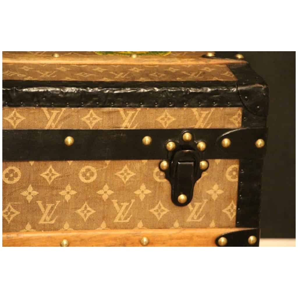 Malle Louis Vuitton en Toile Tissée, Malle Louis Vuitton ancienne 7