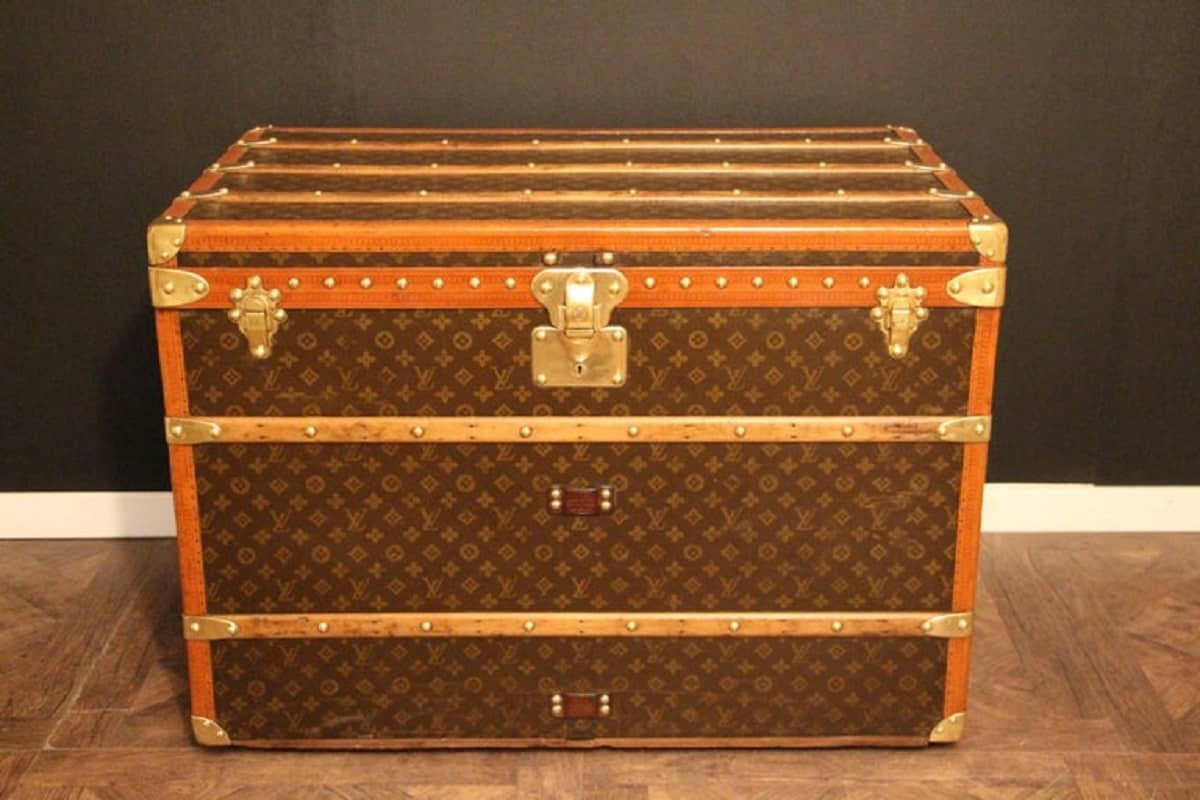 Louis Vuitton trunk from the 1950s in monogram 90 cm - Les Puces