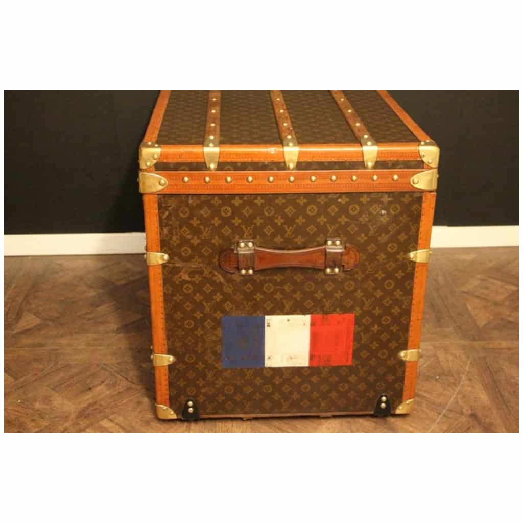 Malle Louis Vuitton des années 1950 en monogramme 90 cm 7