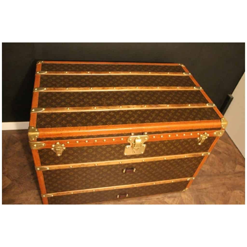Malle Louis Vuitton des années 1950 en monogramme 90 cm 12