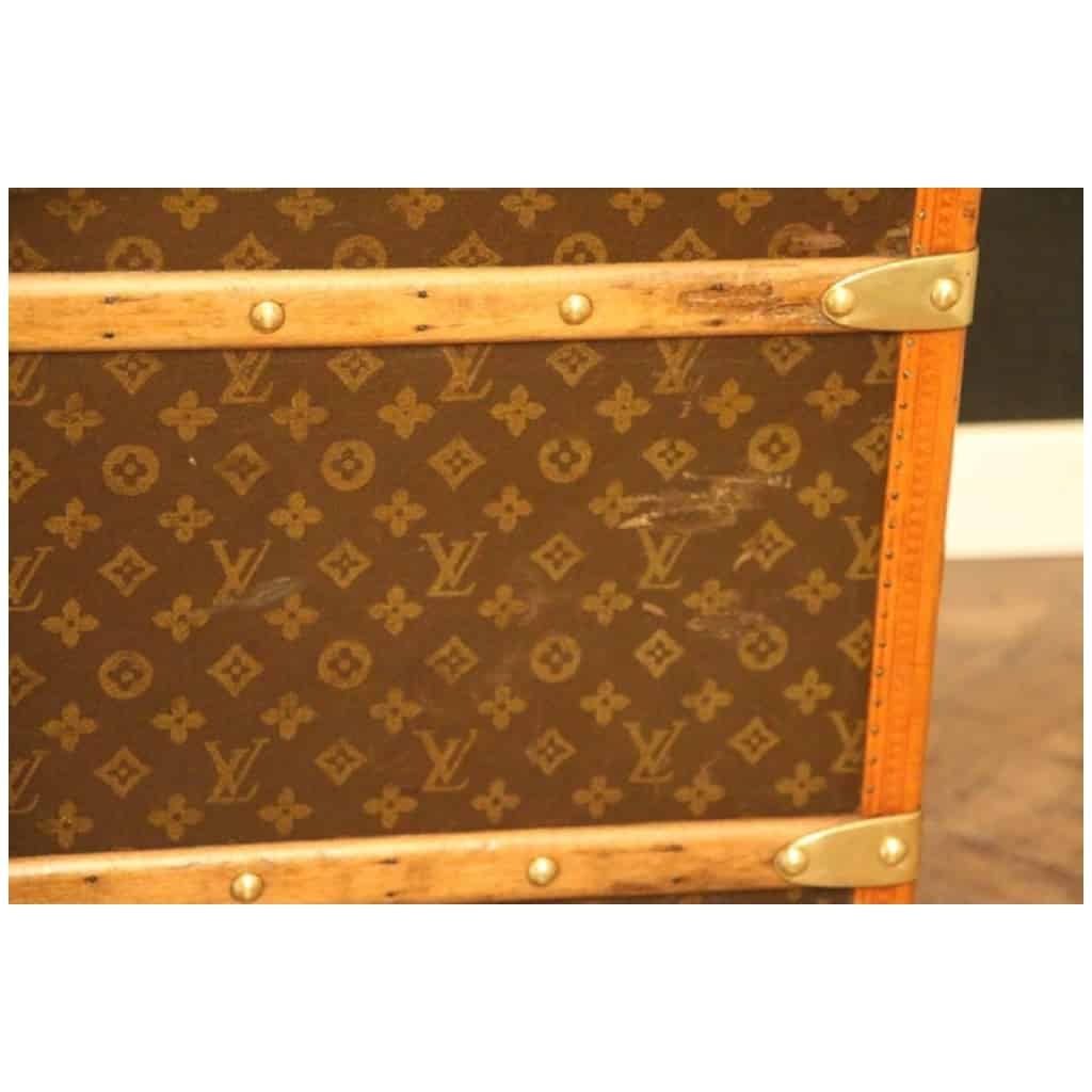 Malle Louis Vuitton des années 1950 en monogramme 90 cm 13