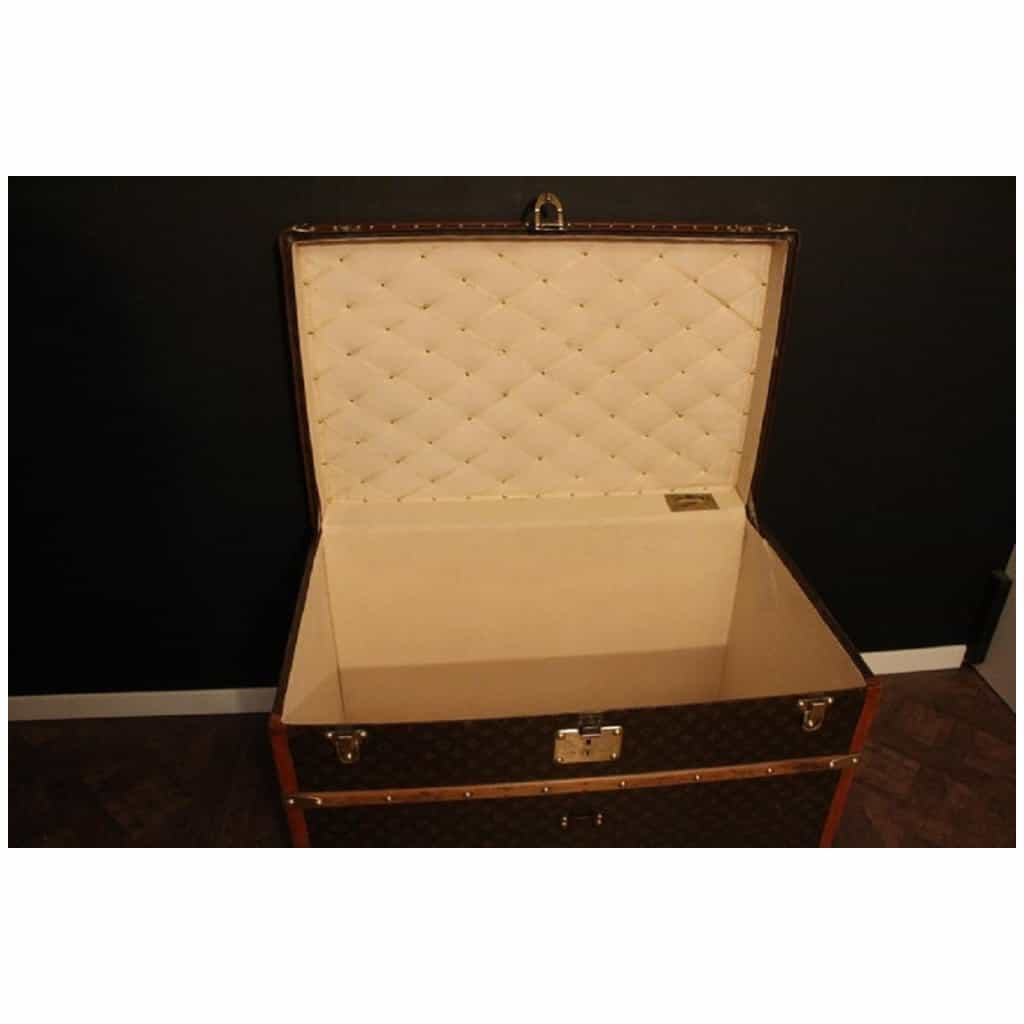Malle Louis Vuitton des années 1950 en monogramme 90 cm 15