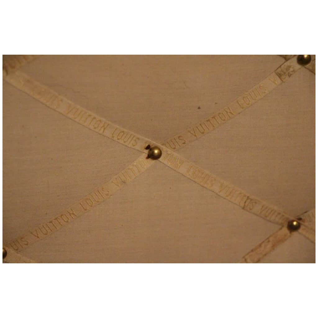 Malle Louis Vuitton des années 1950 en monogramme 90 cm 18